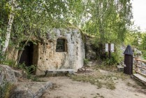 Skalní obydlí - obec Zderaz
