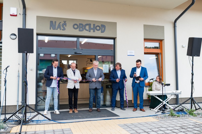 Slavnostní otevření prodejny